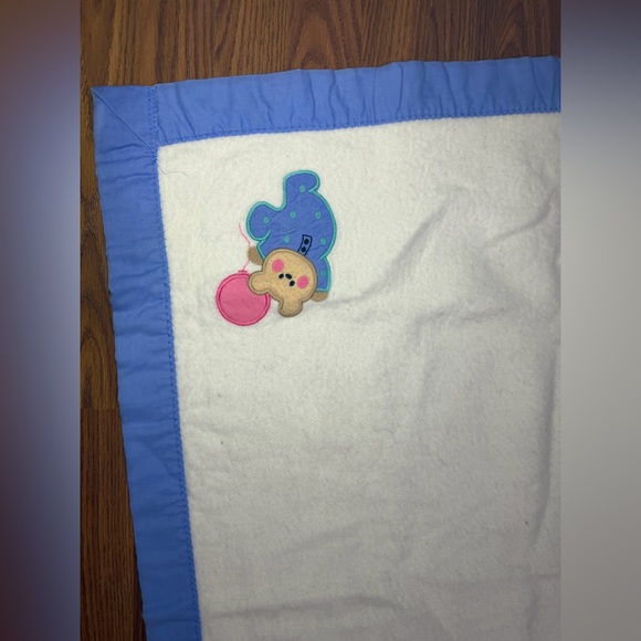 VTG Cuddle Time acrylic baby blanket blue bear appliqué & trim 44x35 inches - Picture 2 of 5